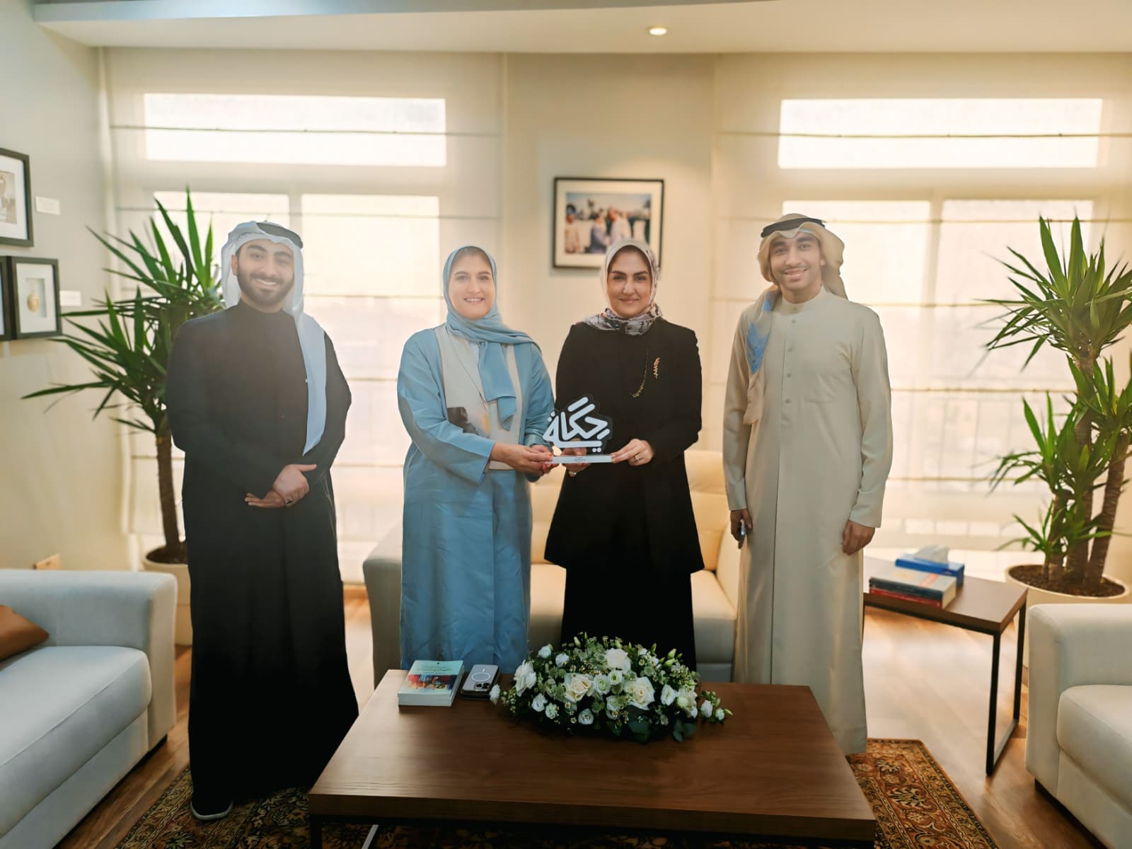 دارة الأنصاري للفكر والثقافة تبحث التعاون المشترك مع فريق بودكاست “حكاية”