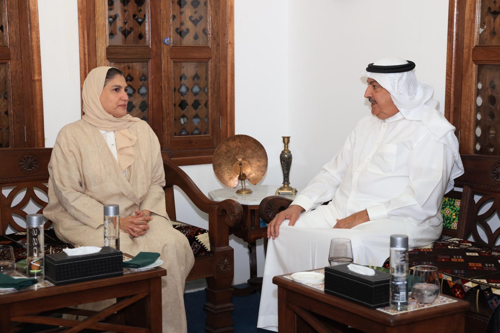 دارة الأنصاري تبحث سبل تعزيز التعاون الثقافي والفني مع المجلس الوطني للفنون